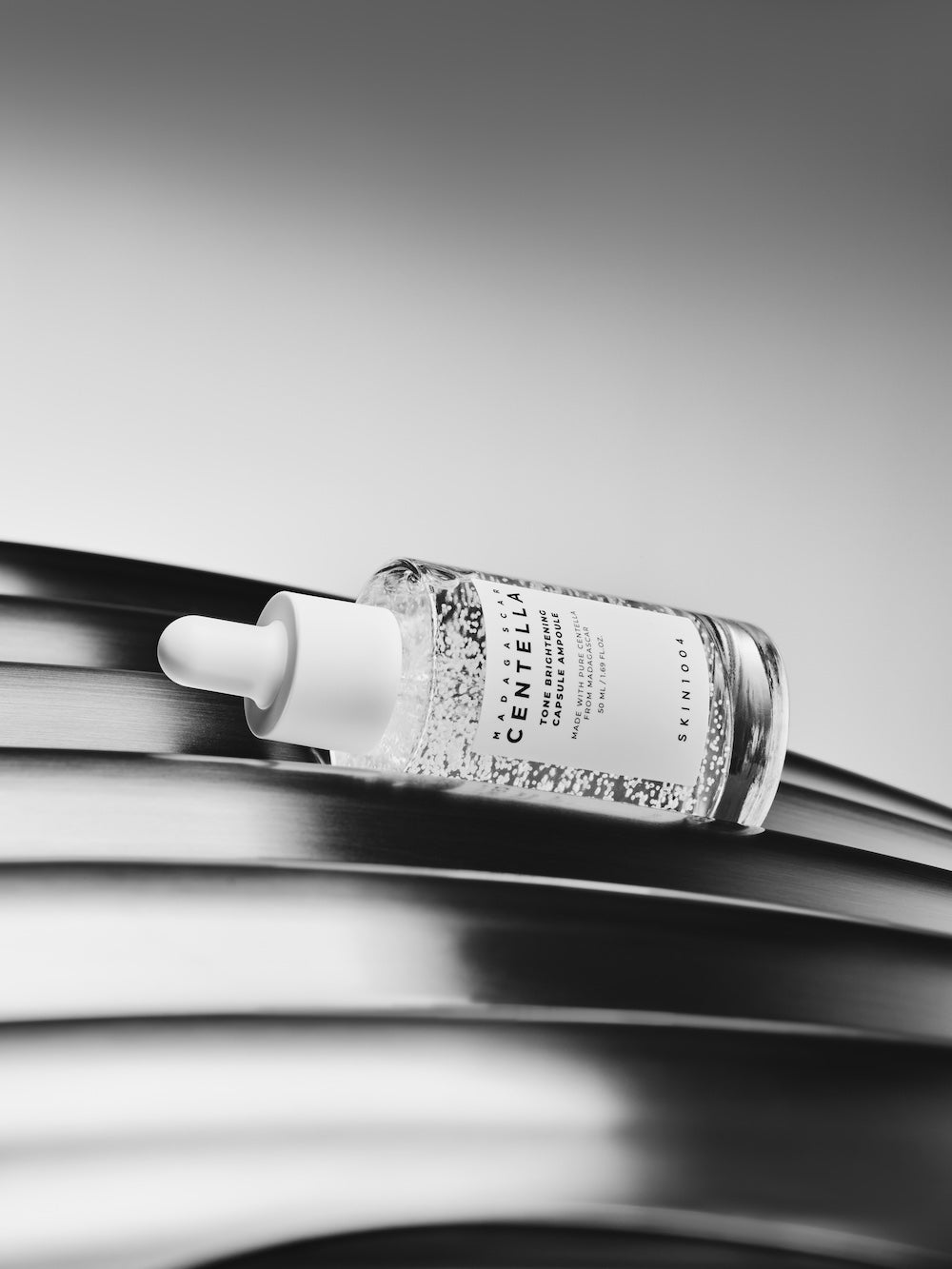 [스킨1004] 마다가스카르 병풀 톤 브라이트닝 캡슐 앰플 50ml